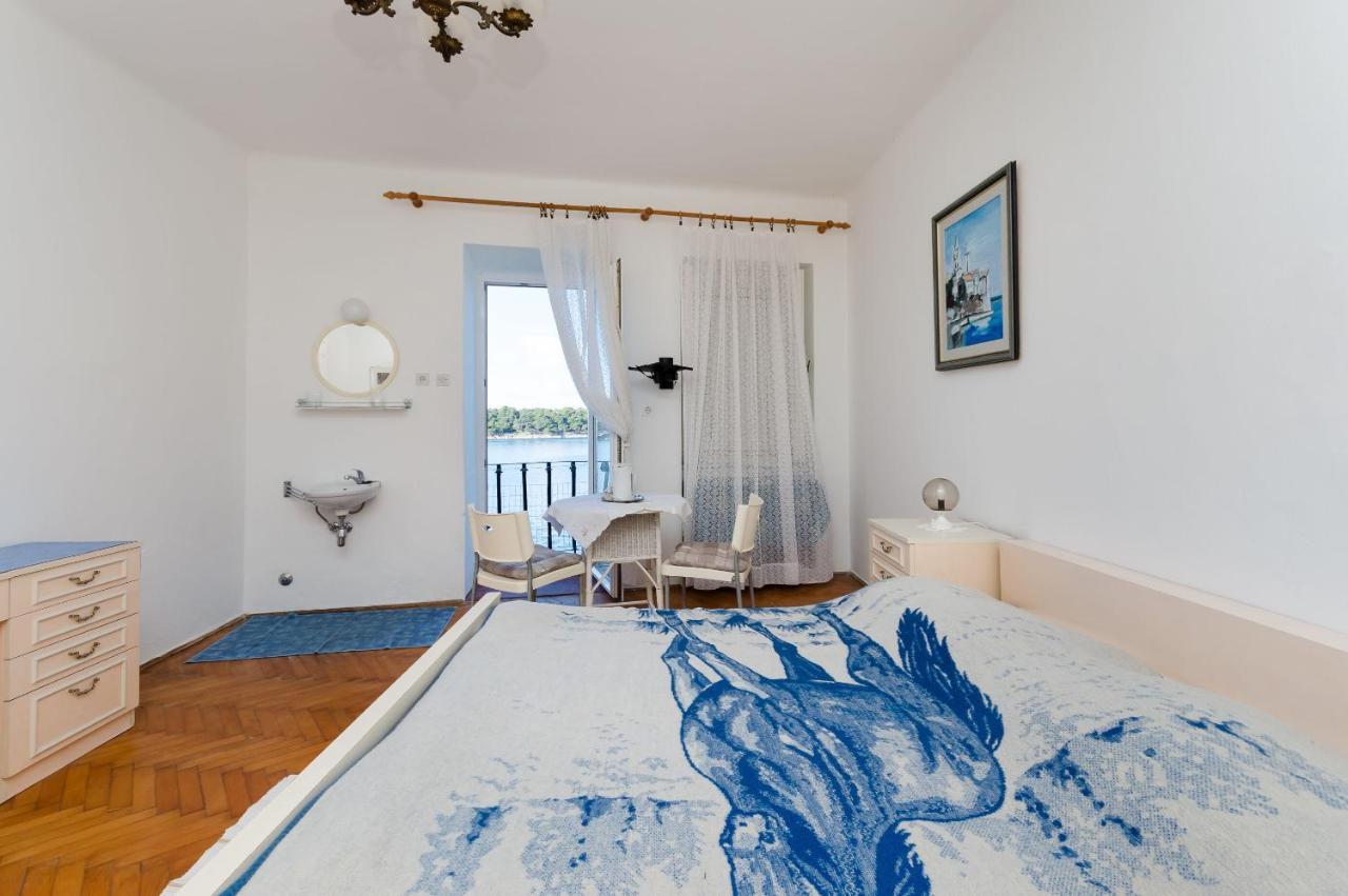 Rooms Sonja P Rab Town Eksteriør bilde